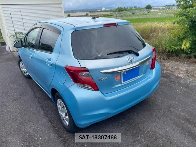 Toyota VITZ 2015-03 7458661-3