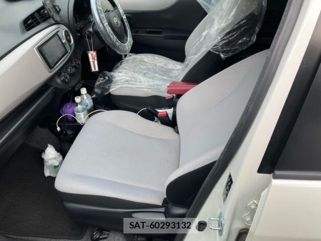 Toyota VITZ 2011-06 7458669-10