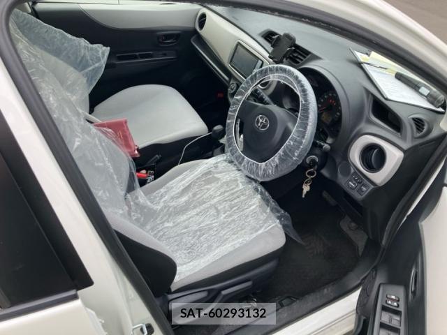 Toyota VITZ 2011-06 7458669-15