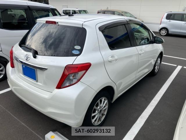 Toyota VITZ 2011-06 7458669-3