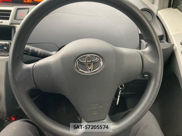 Toyota VITZ 2009-11 7458665-9