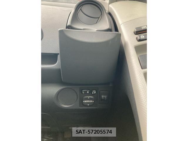 Toyota VITZ 2009-11 7458665-11