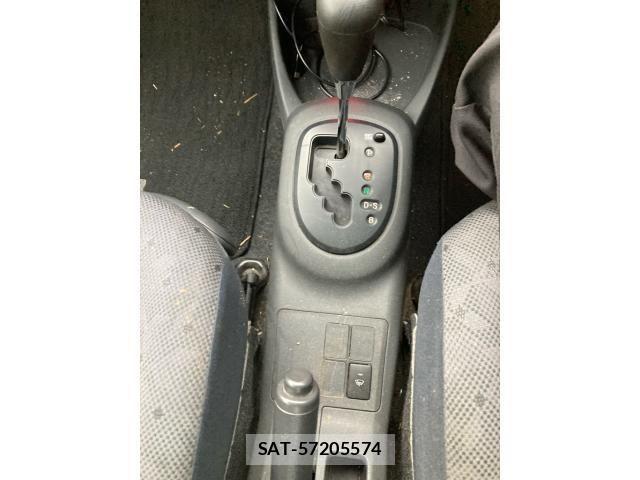 Toyota VITZ 2009-11 7458665-12