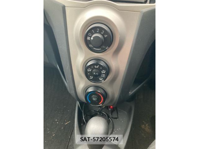 Toyota VITZ 2009-11 7458665-13