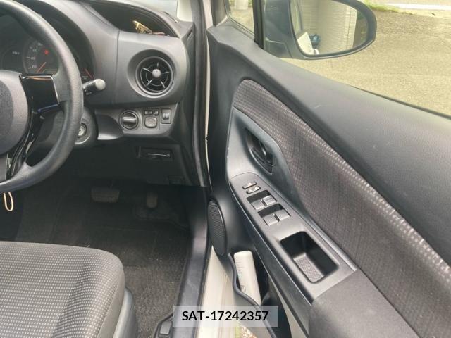 Toyota VITZ 2017-07 7458655-6