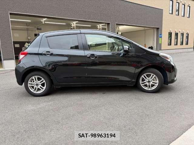 Toyota VITZ 2014-03 7458664-17