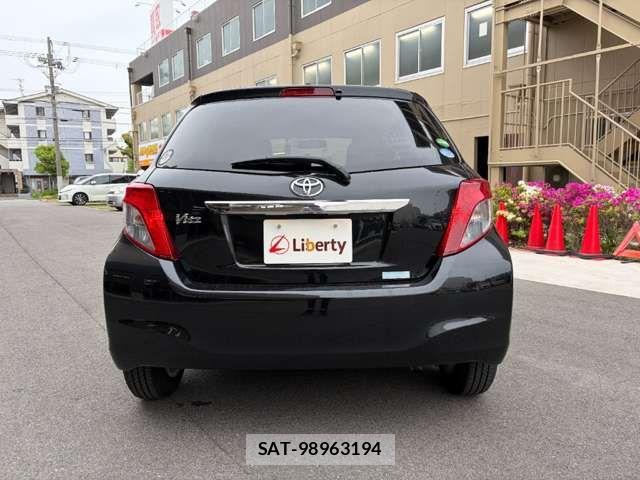 Toyota VITZ 2014-03 7458664-18