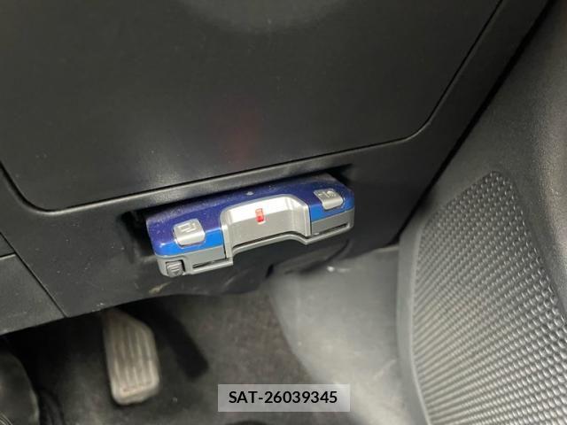 Toyota VITZ 2005-06 7458666-12
