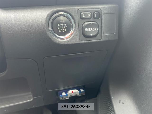 Toyota VITZ 2005-06 7458666-13
