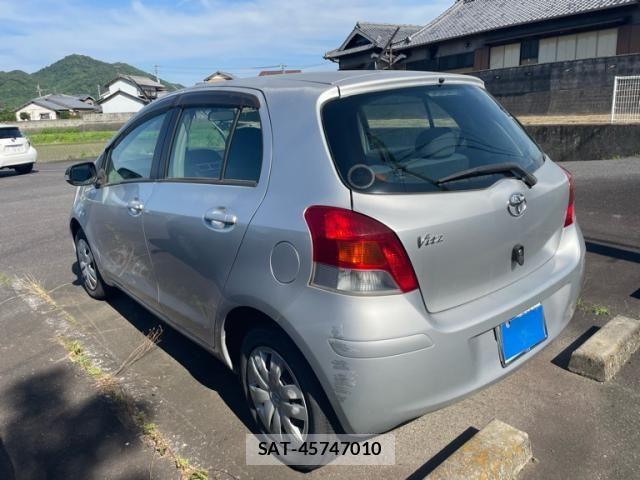 Toyota VITZ 2009-07 7458672-2