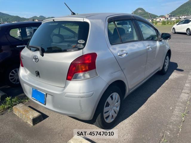 Toyota VITZ 2009-07 7458672-3