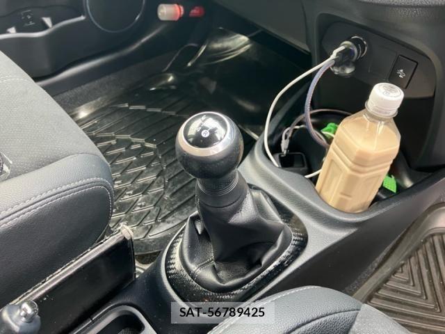 Toyota VITZ 2019-09 7458653-15