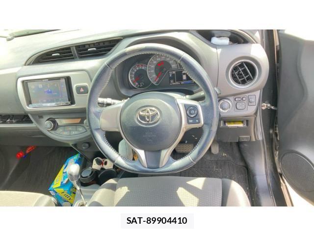 Toyota VITZ 2015-02 7503499-13