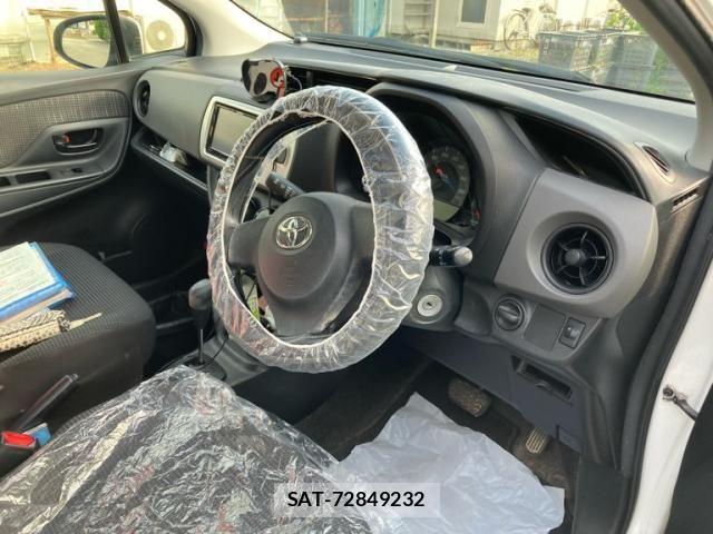 Toyota VITZ 2015-11 7503510-10