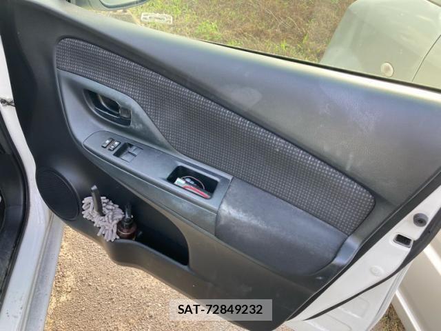 Toyota VITZ 2015-11 7503510-15