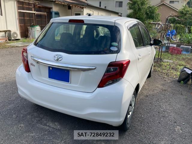 Toyota VITZ 2015-11 7503510-3