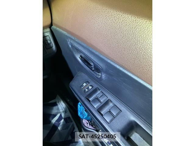Toyota VITZ 2011-11 7510385-15
