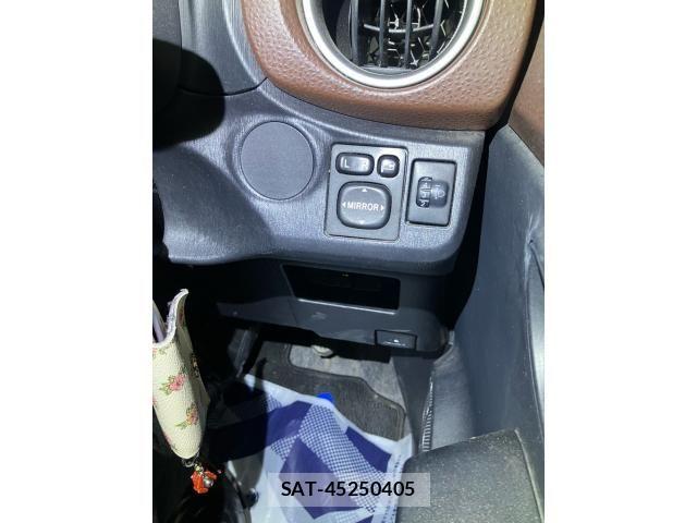 Toyota VITZ 2011-11 7510385-16