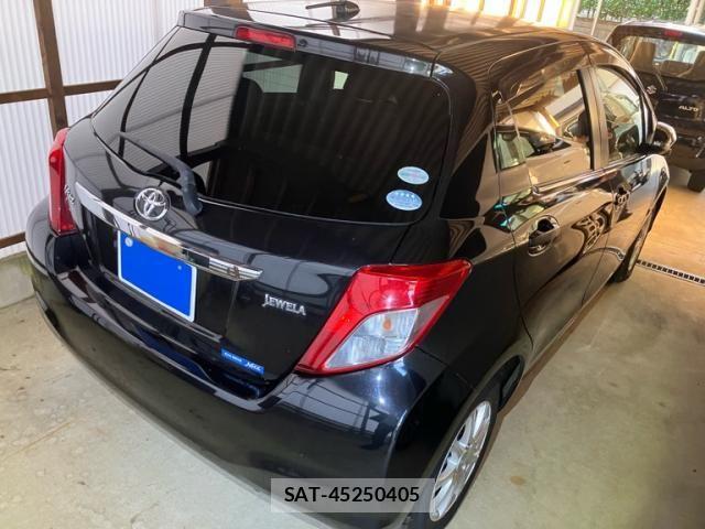 Toyota VITZ 2011-11 7510385-2
