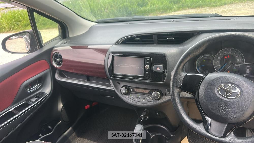 Toyota VITZ 2017 6763597-16
