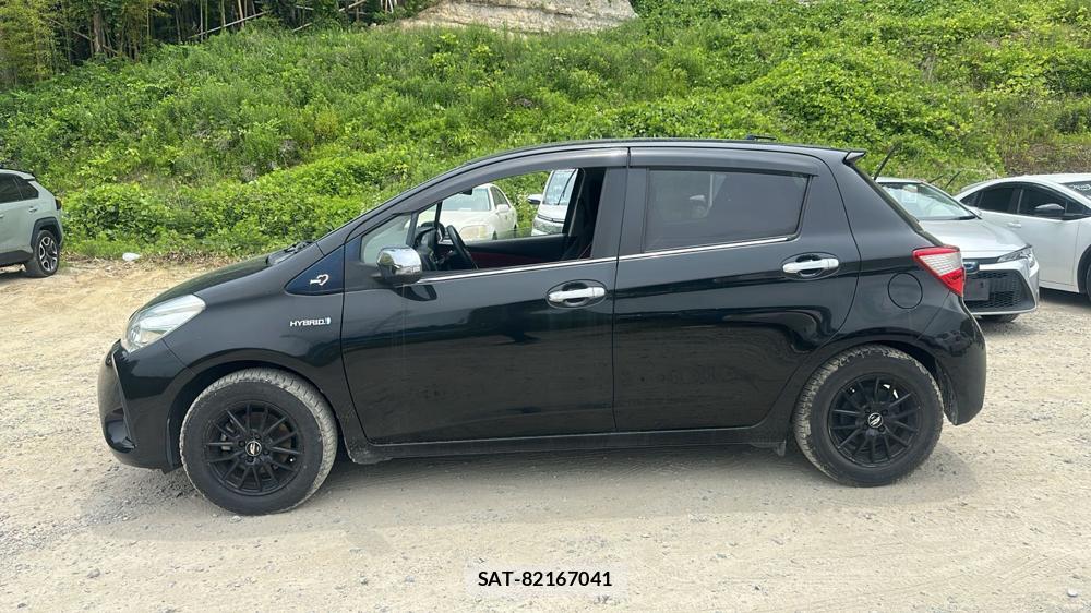 Toyota VITZ 2017 6763597-1