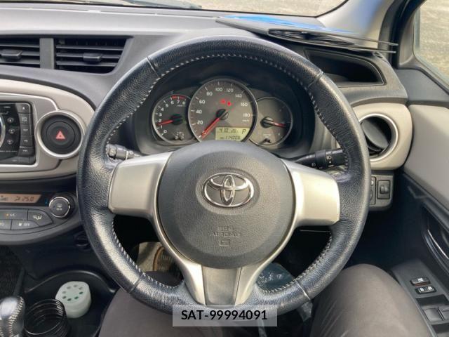 Toyota VITZ 2011-06 7563039-21