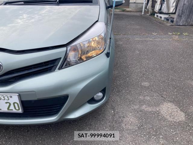 Toyota VITZ 2011-06 7563039-6