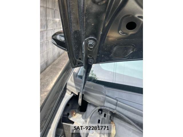 Toyota VITZ 2016-03 7563037-23
