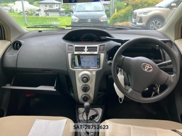 Toyota VITZ 2006-04 7563041-15