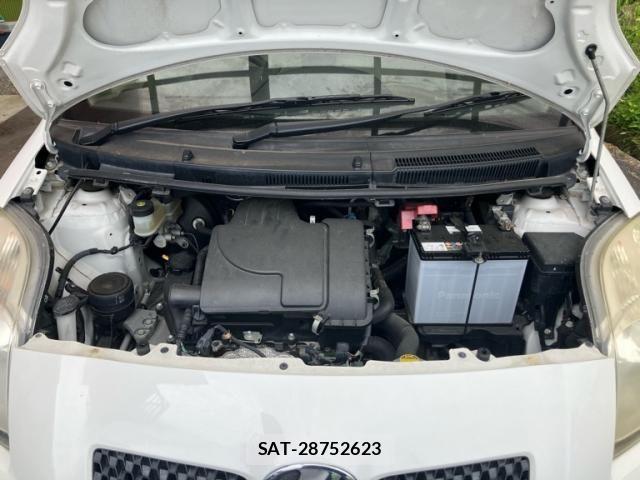 Toyota VITZ 2006-04 7563041-18