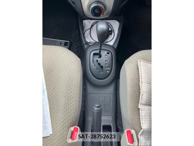 Toyota VITZ 2006-04 7563041-19
