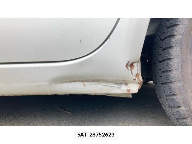 Toyota VITZ 2006-04 7563041-23