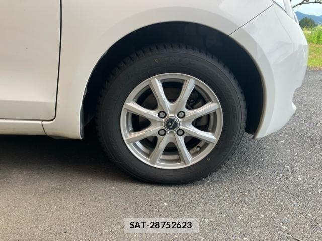 Toyota VITZ 2006-04 7563041-5