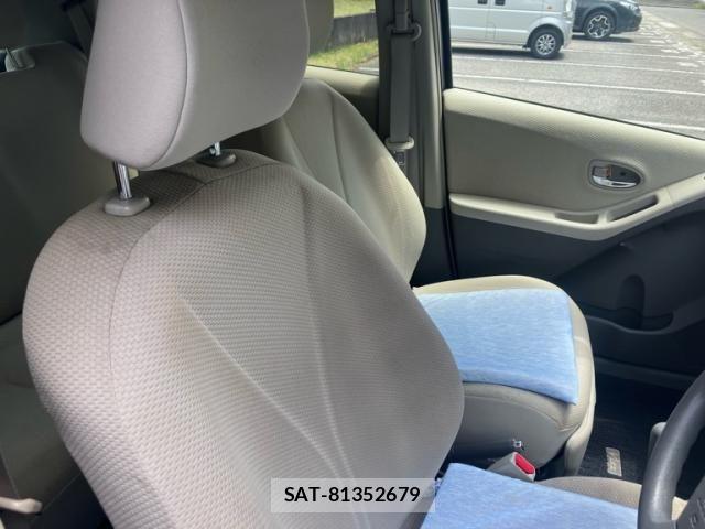 Toyota VITZ 2009-08 7563038-12
