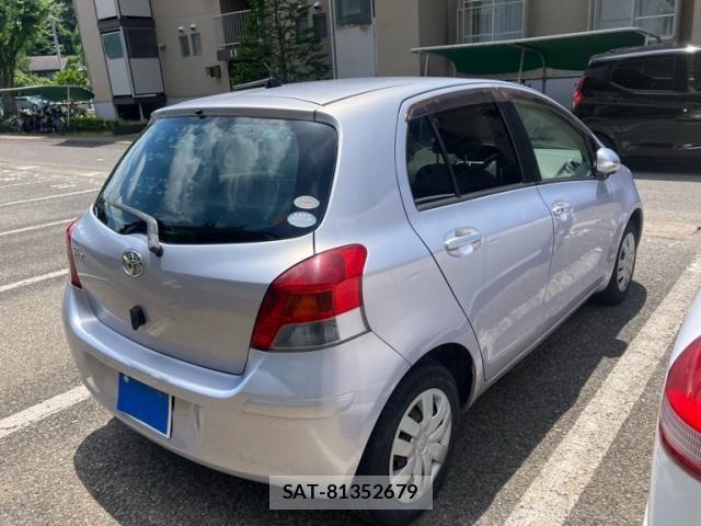 Toyota VITZ 2009-08 7563038-4