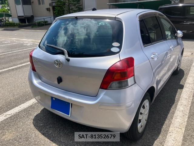 Toyota VITZ 2009-08 7563038-5
