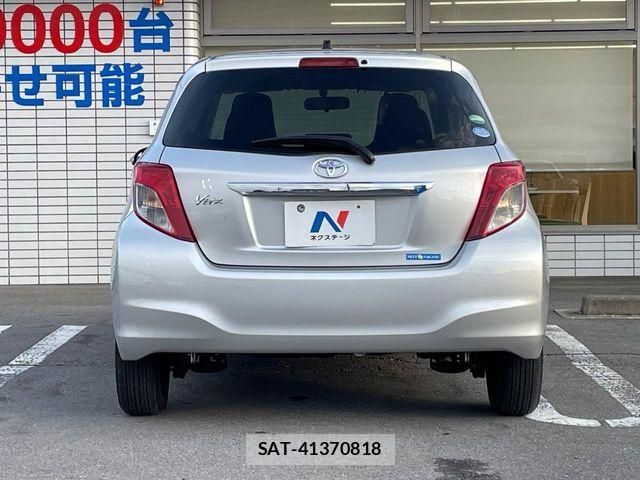 Toyota VITZ 2013-04 7621112-14