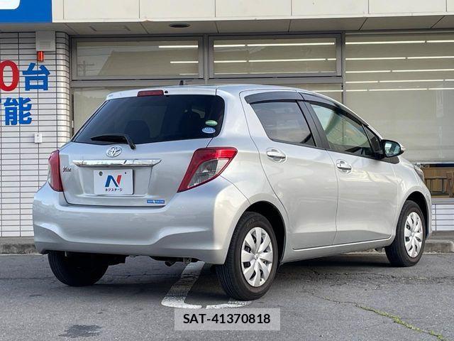Toyota VITZ 2013-04 7621112-16