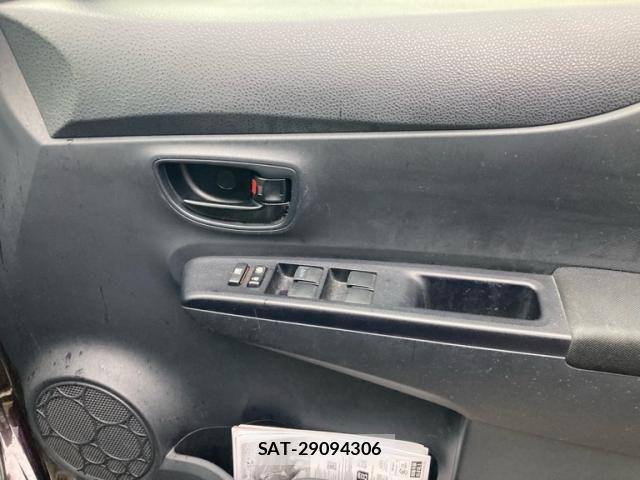 Toyota VITZ 2013-10 7621119-14