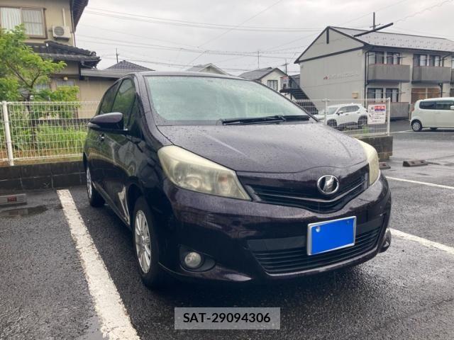 Toyota VITZ 2013-10 7621119-1