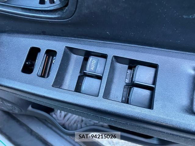 Toyota VITZ 2013-06 7621111-18