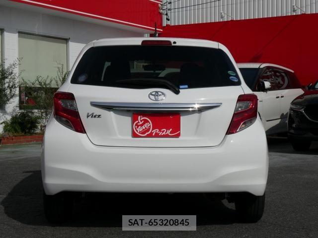 Toyota VITZ 2015-09 7621116-9
