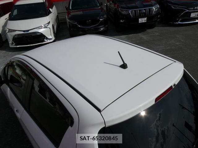 Toyota VITZ 2015-09 7621116-12