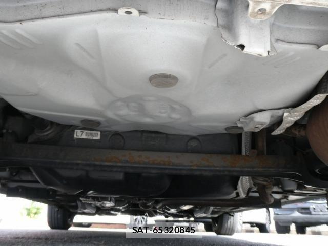 Toyota VITZ 2015-09 7621116-17