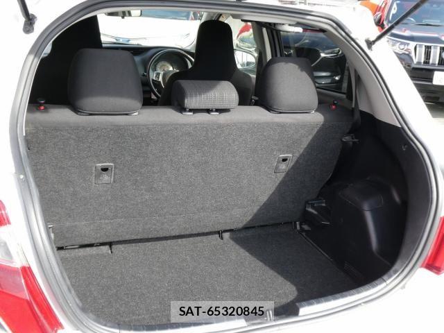 Toyota VITZ 2015-09 7621116-29
