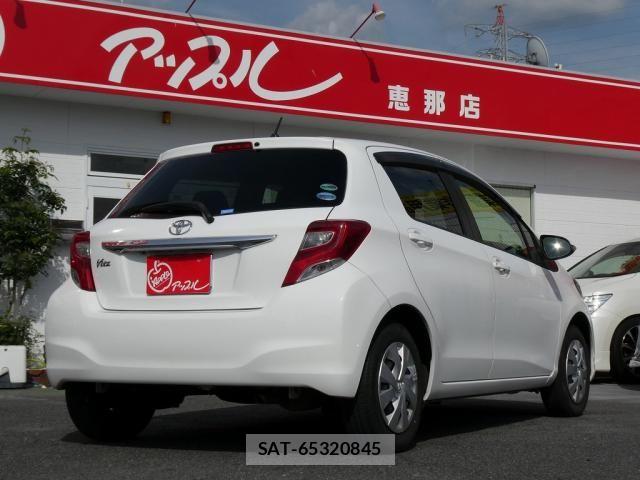 Toyota VITZ 2015-09 7621116-7