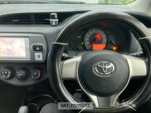 Toyota VITZ 2015-03 7621114-14