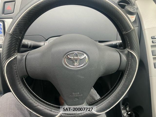 Toyota VITZ 2005-09 7621117-18