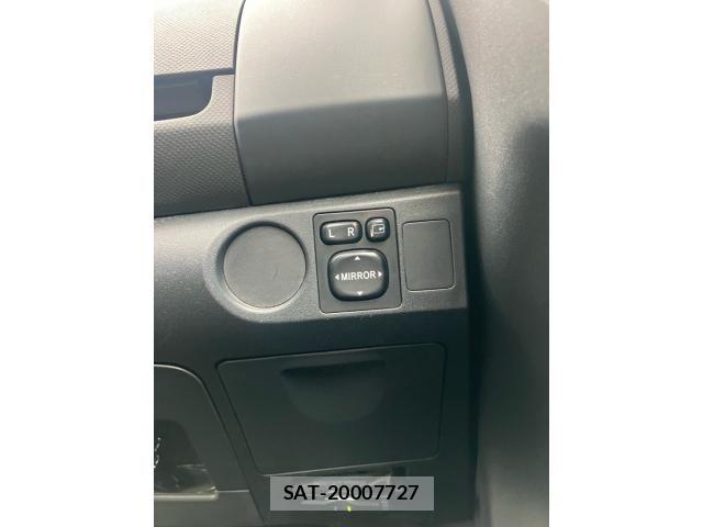 Toyota VITZ 2005-09 7621117-19