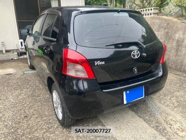Toyota VITZ 2005-09 7621117-3